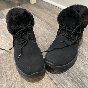 Skechers Women's Black Fur-Lined Boots